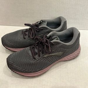 Brooks revel 3 shoe
